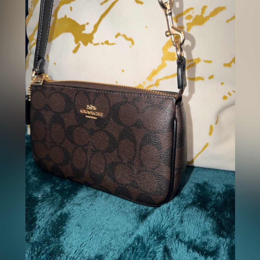 Coach Nolita 19 in Signature Canvas Bag NWOT - Picture 9 of 9